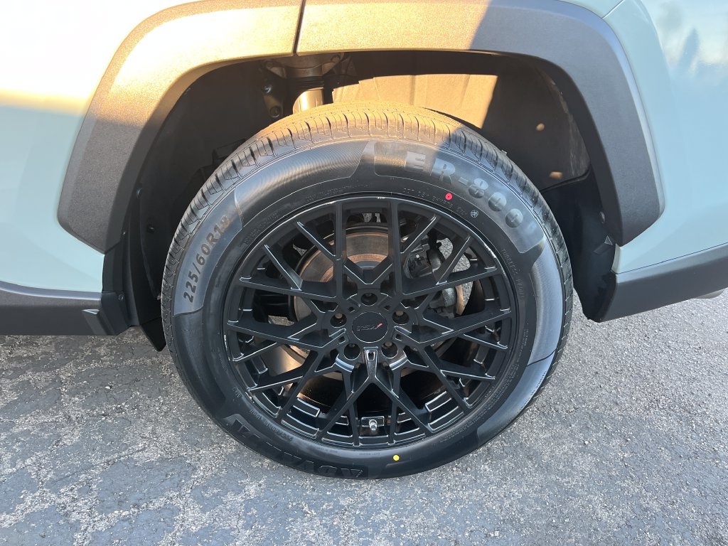 Used 2019 Toyota RAV4 XLE w/ Convenience Package FWD image 31