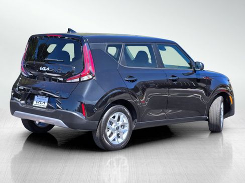 Certified 2025 Kia Soul LX w/ LX Technology Package FWD image 4
