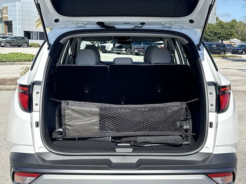 New 2026 Hyundai Tucson SE image 8