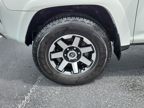 Used 2023 Toyota 4Runner TRD Off-Road Premium w/ Moonroof Package AWD/4WD image 5