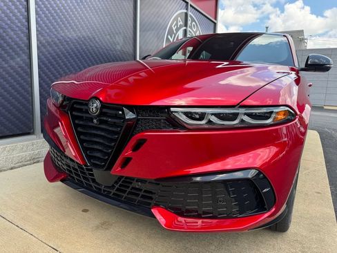New 2026 Alfa Romeo Tonale w/ Quick Order Package 23H Volce AWD/4WD image 18