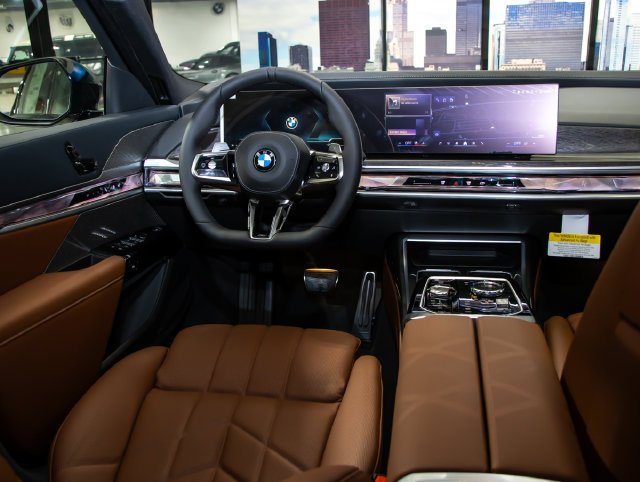 Used 2026 BMW 760i xDrive AWD/4WD image 17