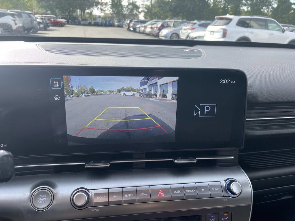 Used 2025 Hyundai Kona SEL AWD/4WD image 21