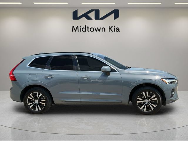 Used 2023 Volvo XC60 B5 Core AWD/4WD image 2