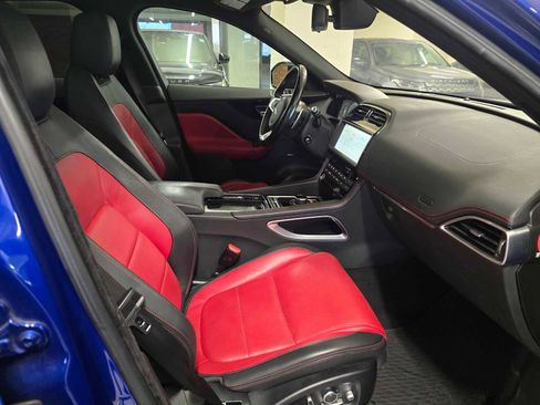 Used 2018 Jaguar F-PACE R-Sport image 12