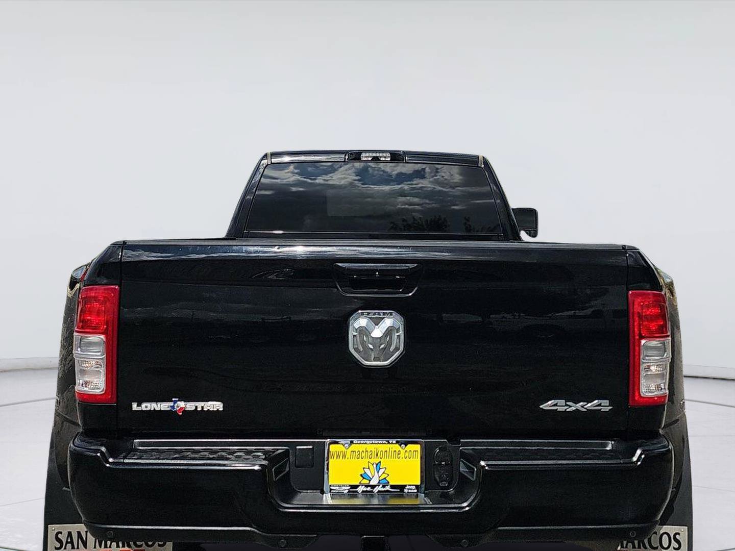 Used 2024 RAM 3500 Lone Star w/ Sport Appearance Package AWD/4WD image 4