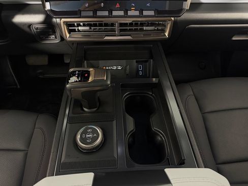Used 2025 GMC Hummer EV 2X AWD/4WD image 19