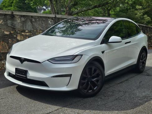Used 2023 Tesla Model X AWD/4WD image 2