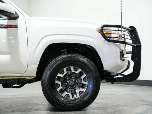 Used 2020 Toyota Tacoma SR image 8
