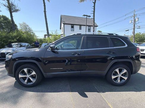 Used 2019 Jeep Cherokee Limited AWD/4WD image 4