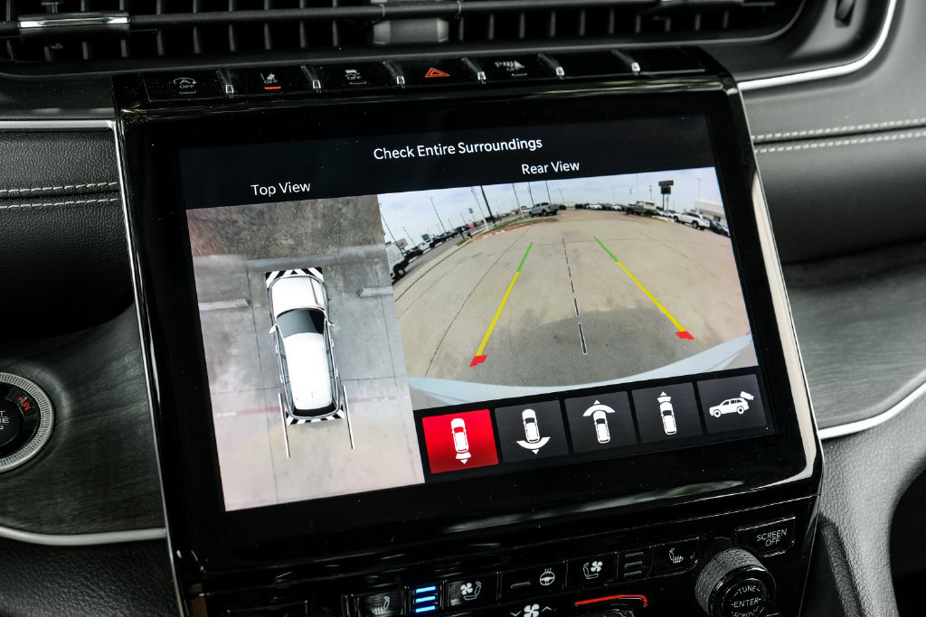 Used 2023 Jeep Grand Cherokee Limited w/ Luxury Tech Group II AWD/4WD image 31