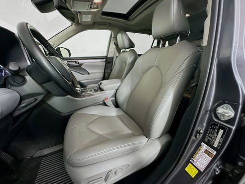 Used 2022 Toyota Highlander Limited AWD/4WD image 23