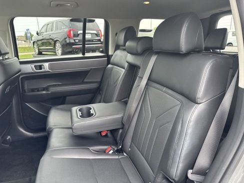 Used 2025 Hyundai Santa Fe SEL FWD image 12