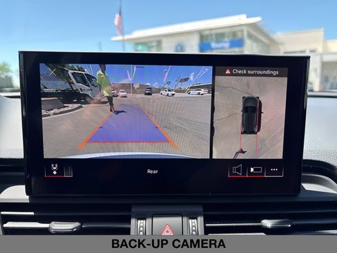 Used 2022 Audi Q5 e Premium w/ Convenience Package image 26