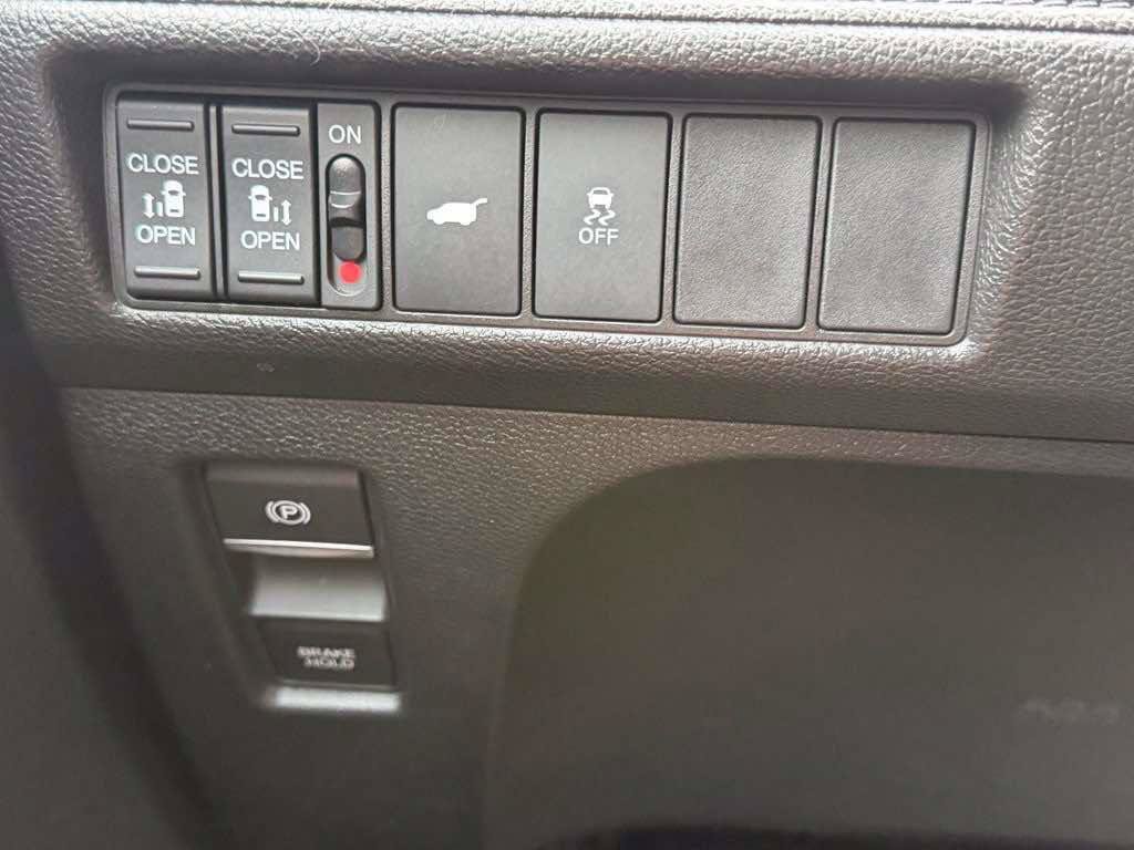 Used 2025 Honda Odyssey Sport-L image 17