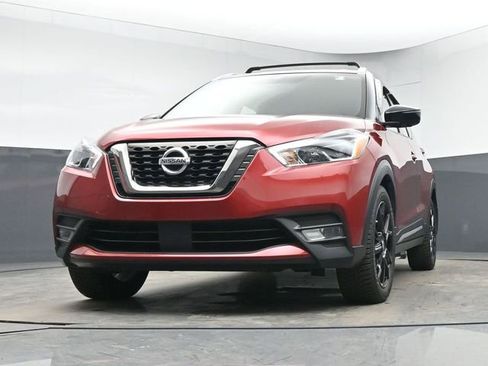 Used 2020 Nissan Kicks SR w/ SR Premium Package image 11