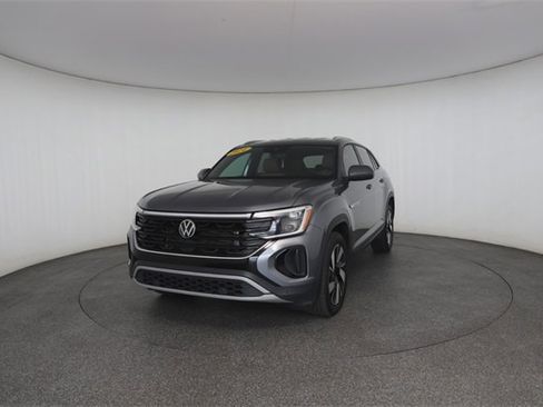 Used 2024 Volkswagen Atlas Cross Sport SE image 33