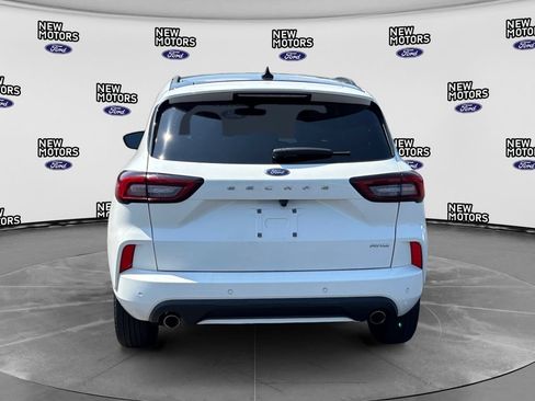 Used 2023 Ford Escape ST-Line w/ Tech Pack #1 AWD/4WD image 4