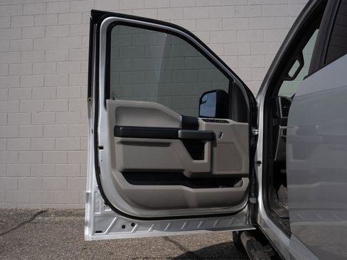 Used 2017 Ford F150 XLT AWD/4WD image 15