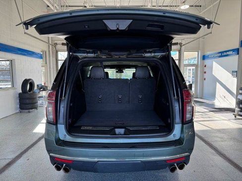 Used 2023 Chevrolet Suburban Premier AWD/4WD image 9