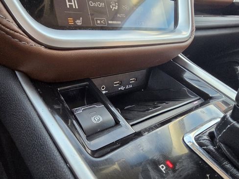 Used 2022 Subaru Outback Touring w/ Tech Package 3 image 19