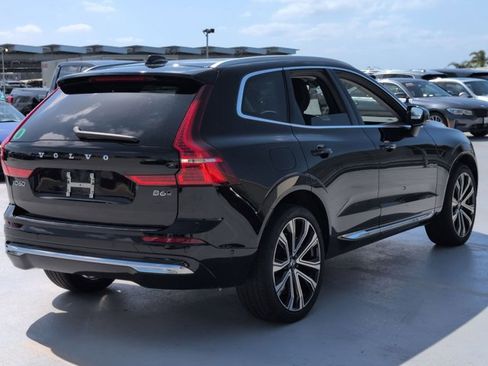 Used 2023 Volvo XC60 B6 Ultimate w/ Protection Package Premier image 5