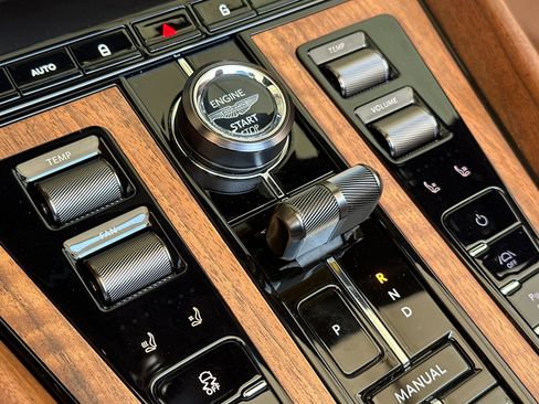Used 2025 Aston Martin DB12 Convertible RWD image 23