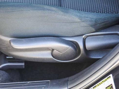 Used 2013 MAZDA MAZDA3 i Sport image 17