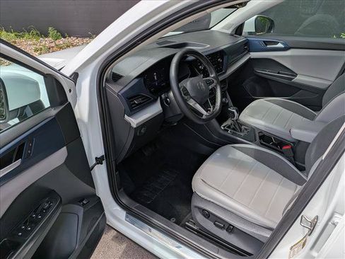 Certified 2023 Volkswagen Taos SE w/ Black Wheel Package FWD image 22