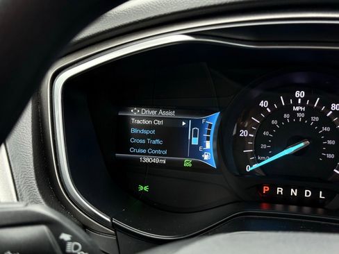 Used 2019 Ford Fusion SE FWD image 27