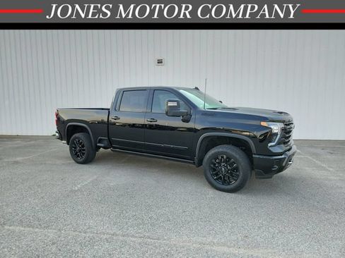 Used 2025 Chevrolet Silverado 2500 High Country w/ Midnight Edition AWD/4WD image 1