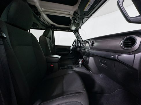 Used 2021 Jeep Gladiator Sport image 30