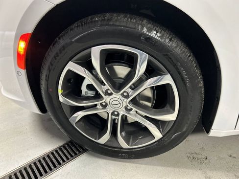 New 2026 Chrysler Pacifica Pinnacle image 9