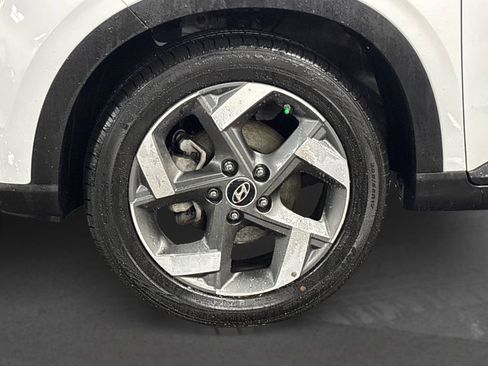 Certified 2025 Hyundai Venue SEL image 13