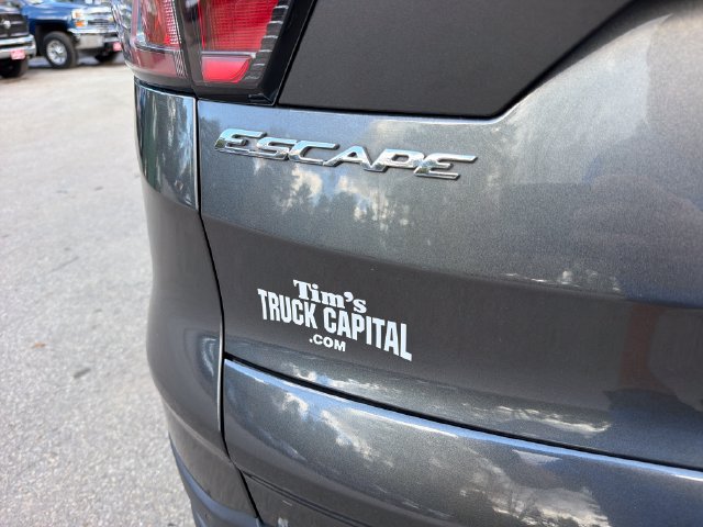Used 2017 Ford Escape Titanium AWD/4WD image 9