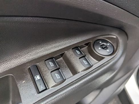 Used 2017 Ford Escape SE AWD/4WD image 15