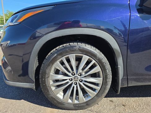 Used 2020 Toyota Highlander Platinum image 10