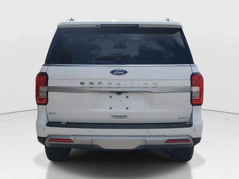 Used 2023 Ford Expedition XLT image 6