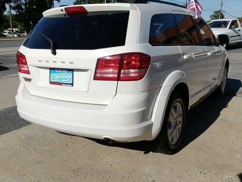 Used 2018 Dodge Journey SE FWD image 4
