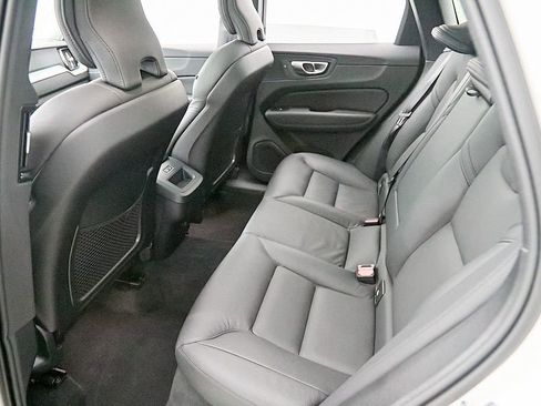 Certified 2025 Volvo XC60 B5 Plus AWD/4WD image 20