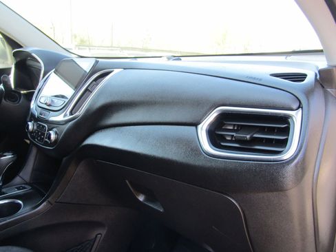 Used 2018 Chevrolet Equinox LT FWD image 14