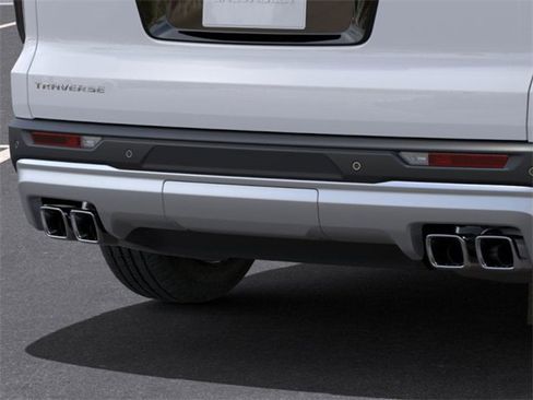 New 2025 Chevrolet Traverse LT image 14