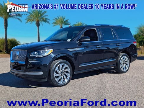 Used 2024 Lincoln Navigator Reserve image 1
