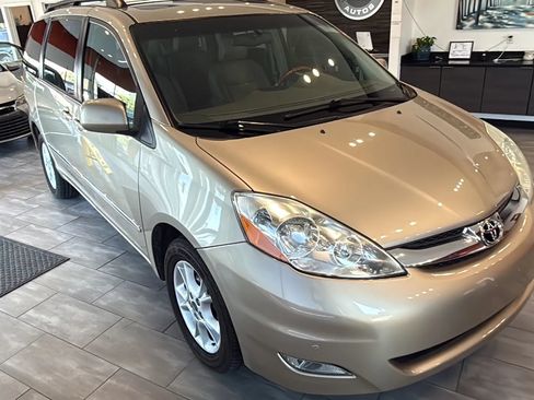 Used 2006 Toyota Sienna XLE Limited w/ XLE Limited Pkg 2 AWD/4WD image 11