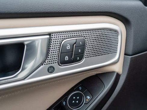 Used 2020 Ford Explorer Limited w/ Class III Trailer Tow Package image 22