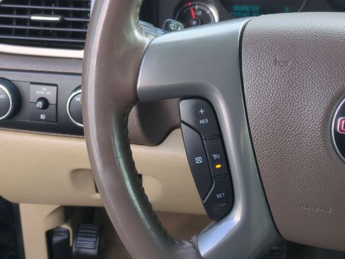 Used 2014 GMC Sierra 2500 SLT w/ SLT Convenience Package image 18