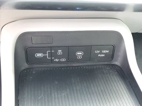 Used 2024 Hyundai Kona SEL FWD image 29