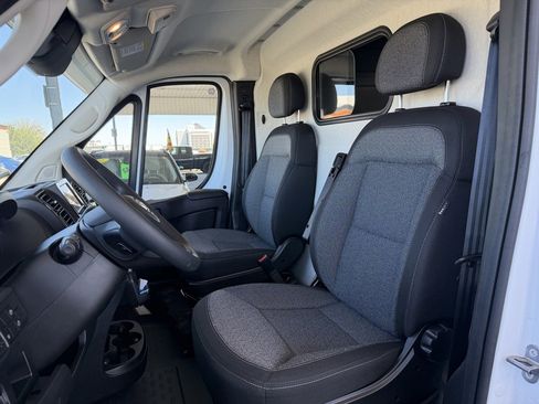 Used 2026 RAM ProMaster 2500 w/ Convenience Group FWD image 9