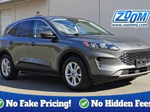 Used 2022 Ford Escape SE w/ Cold Weather Package image 1