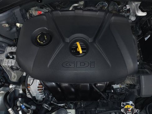 Used 2018 Hyundai Elantra GT FWD image 30